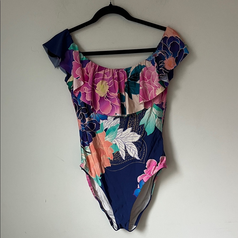 Trina Turk Opulent Oasis Ruffle One Piece Swimsuit Tropical Floral, size 12 🕶️